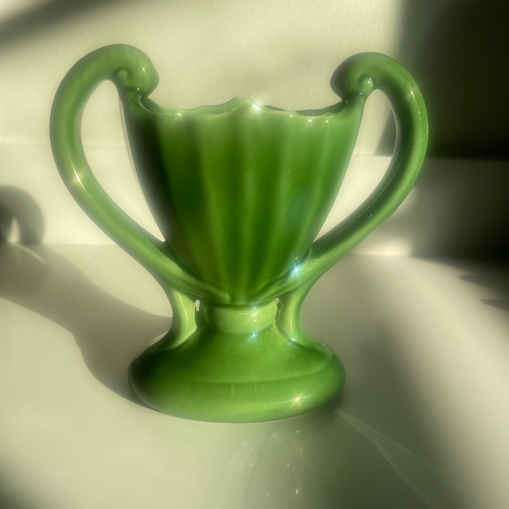 Vintage Double Handled USA 404 Ribbed Trophy Vase